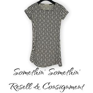 NWT Wild Love MATERNITY shirt- Size Medium- Black and White